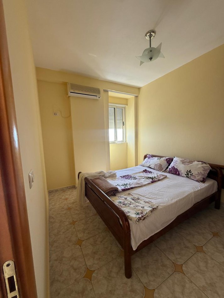 Durres, jepet me qera apartament 1+1+Ballkon Kati 4, 350 € 