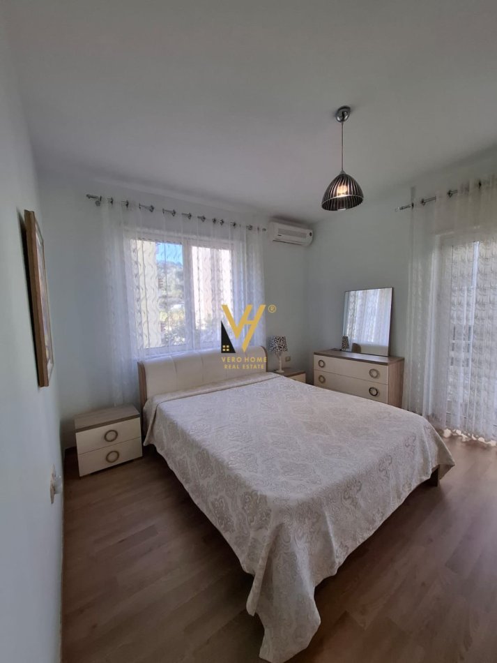 Tirane, jepet me qera apartament 2+1+Ballkon Kati 3, 110 m² 800 € (RRUGA EDUART MANO)