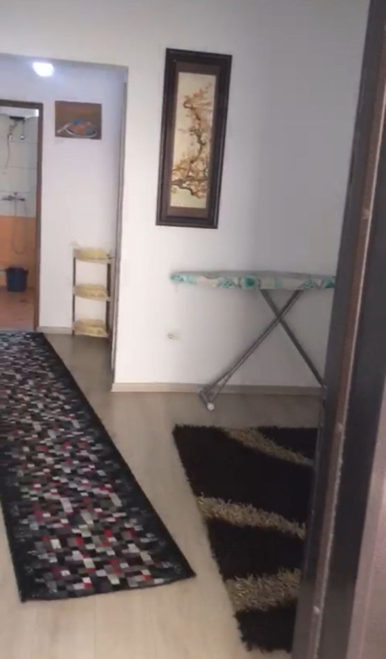 Tirane, jepet me qera apartament 2+1+Ballkon Kati 1, 110 m² 500 € (Rruga e kavajes prane Globe)
