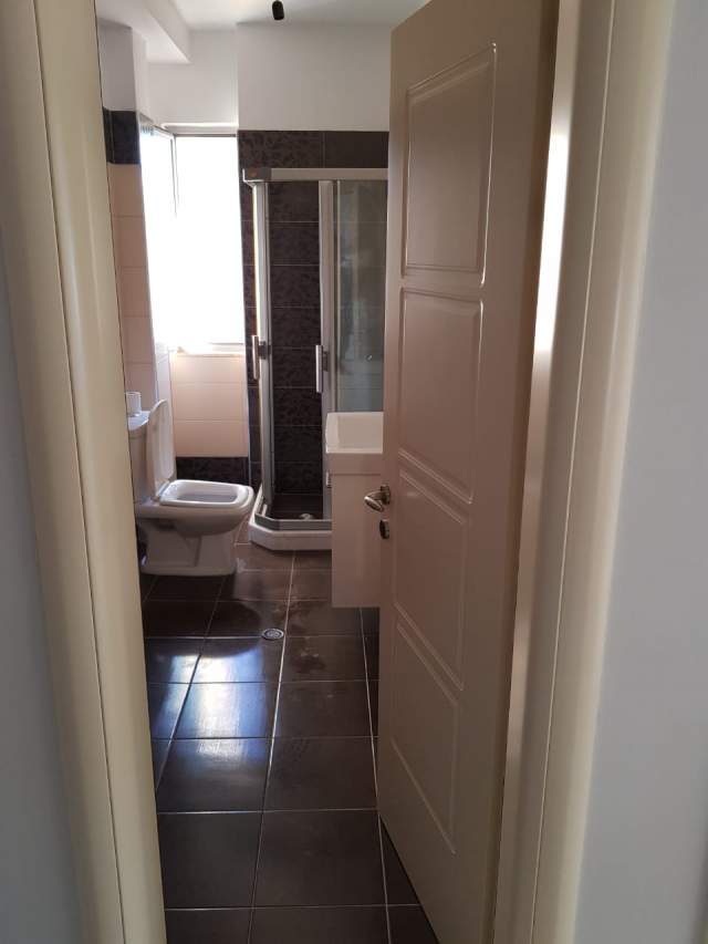 Elbasan, jepet me qera 90 m² 250 Euro