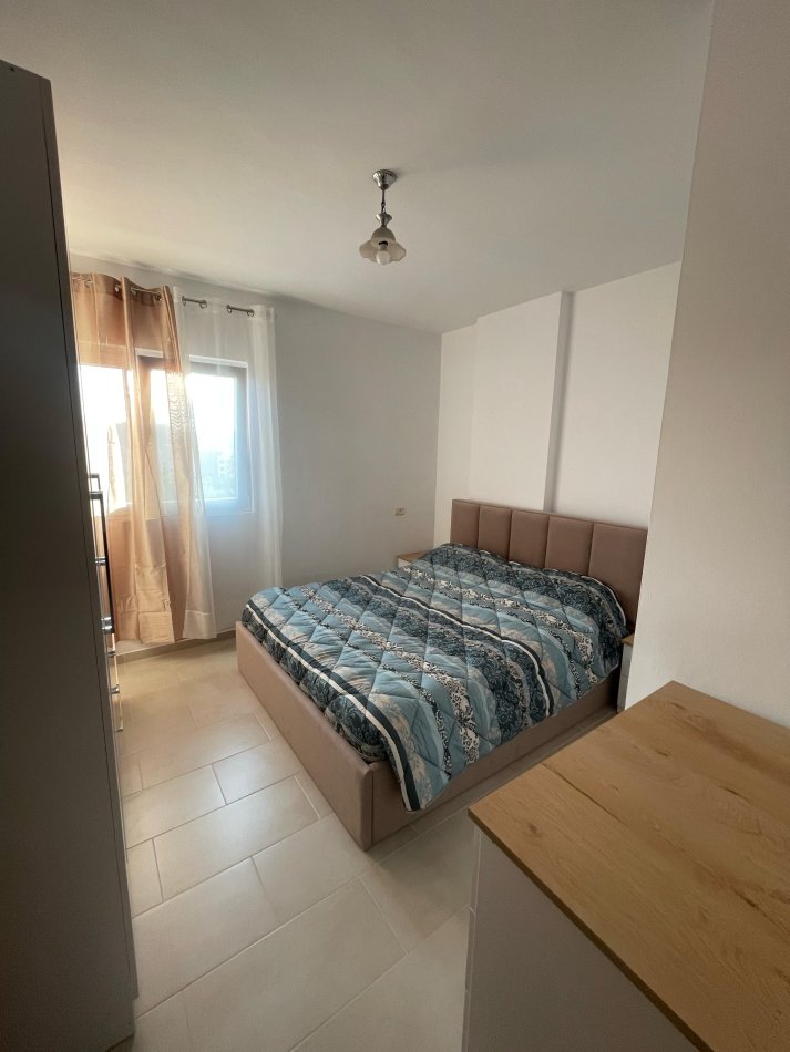 Tirane, jepet me qera apartament 1+1+Ballkon Kati 7, 60 m² 550 € (Bulevardi Gjergj Fishta)