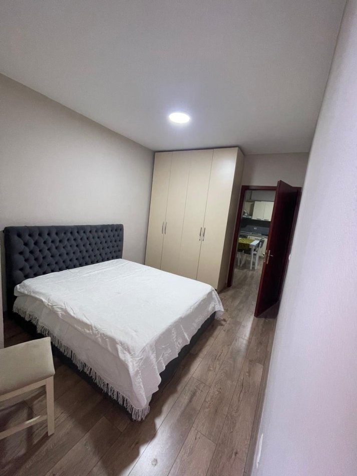 Tirane, jepet me qera apartament 2+1 Kati 3, 120 m² 450 € (Astir)