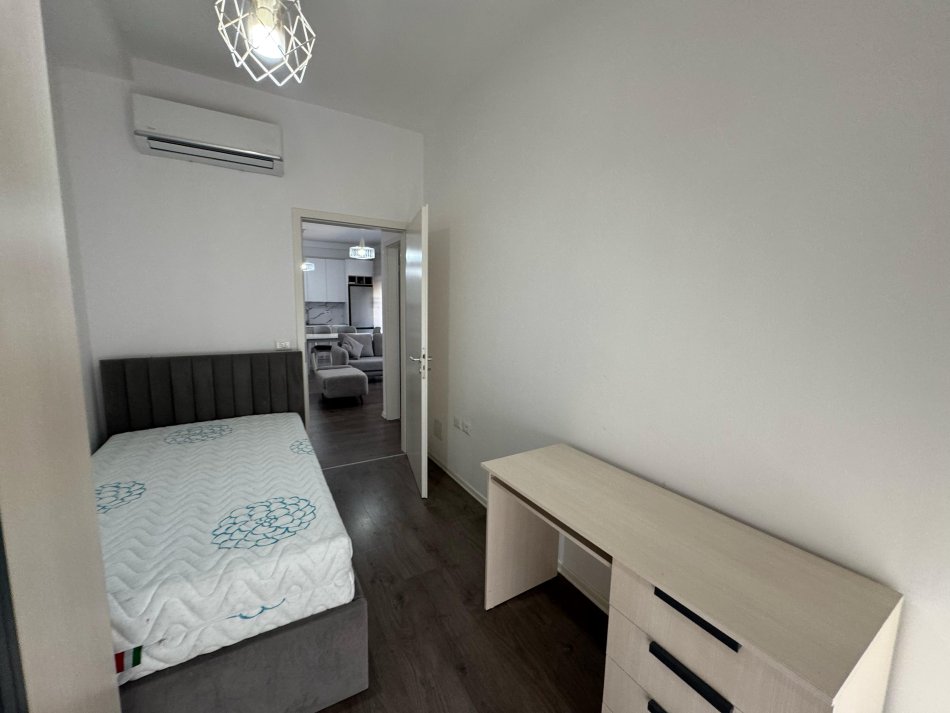 Tirane, jepet me qera apartament 2+1 Kati 4, 90 m² 700 € (21 dhjetori)