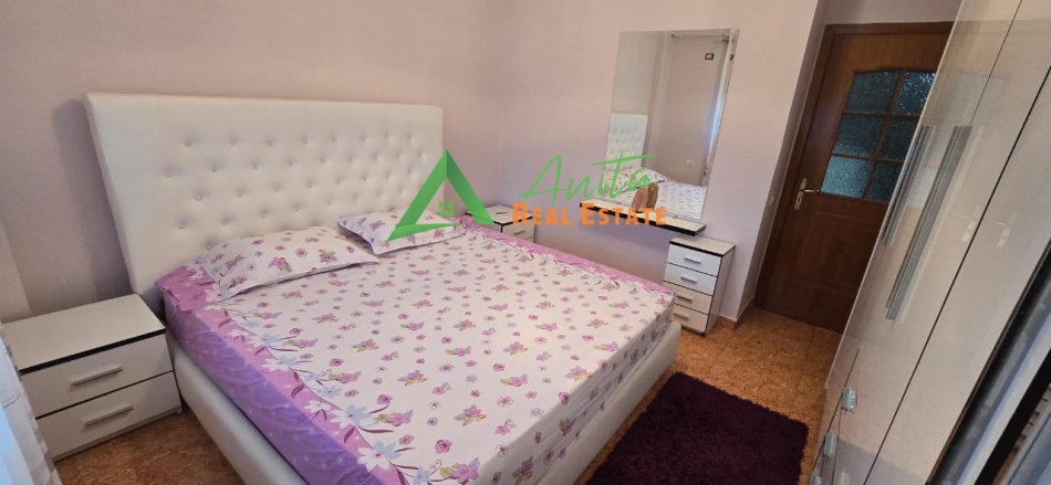 Tirane, jepet me qera apartament 1+1+Ballkon Kati 7, 55 m² (Rruga e Kavajes)
