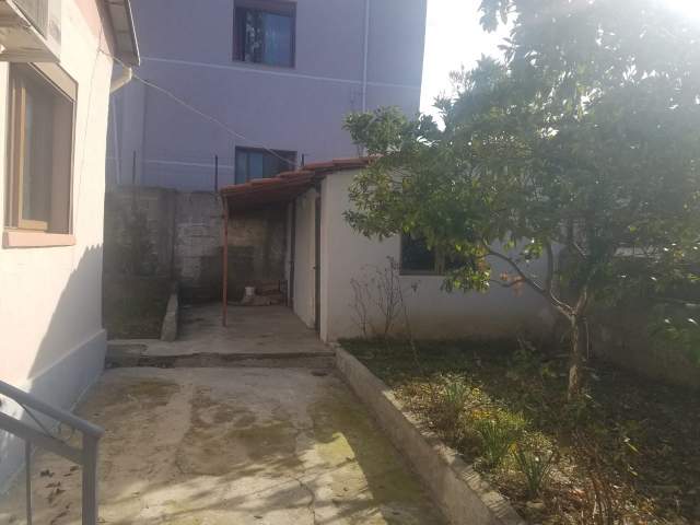 Elbasan, shitet shtepi 300 m² 10.000.000 Leke