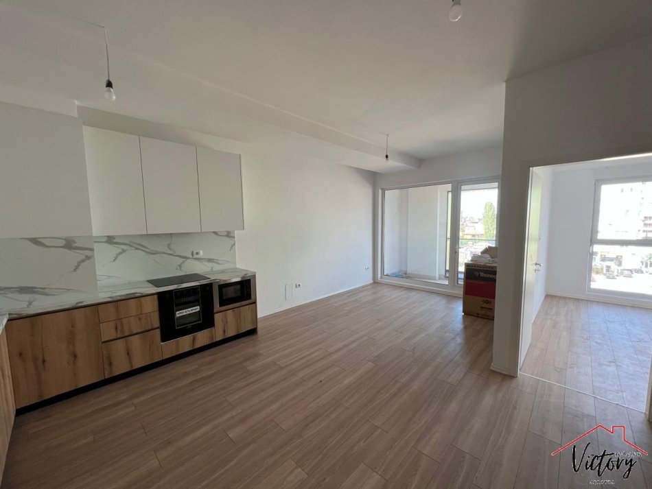 Apartament 1+1 per shitje tek Kompleksi Marga, prane Bulevardit te Ri.