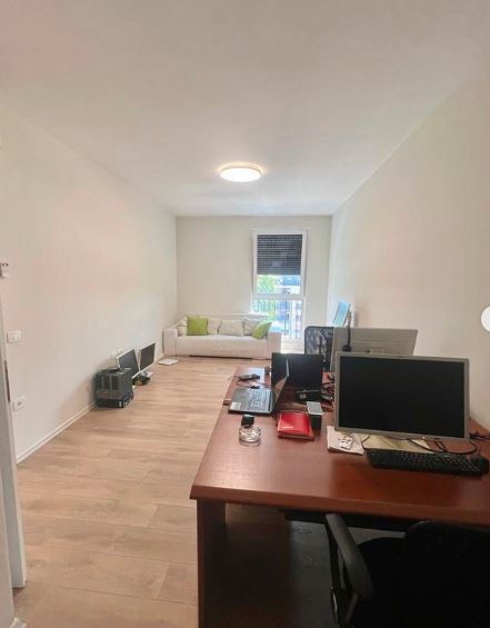 Tirane, jepet me qera zyre  (Parku Olimpik, Tirane 100 m2)