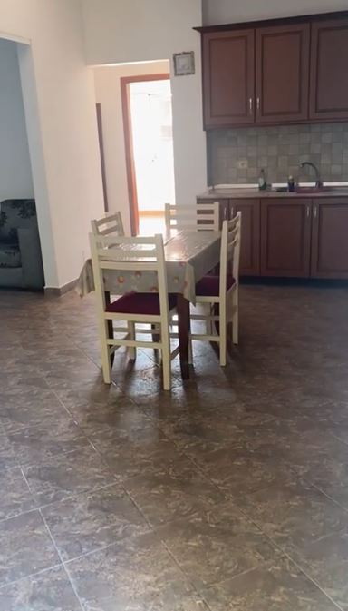 Tirane, jepet me qera apartament 1+1 Kati 2, 75 m² 350 € (Selite)