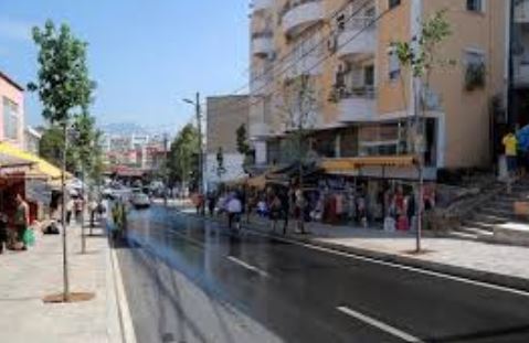 Tirane, jepet me qera apartament 2+1 Kati 3, 105 m² 500 € (5 Maj)