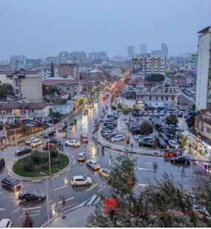 Tirane, jepet me qera ambjent biznesi Kati 3, 156 m² 1.200 € (Komuna e parisit)