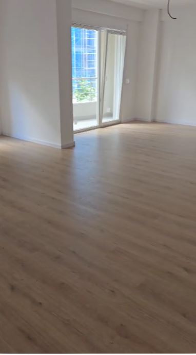 Tirane, jepet me qera zyre Kati 1, 100 m² 1.500 € (Komune e Parisit)
