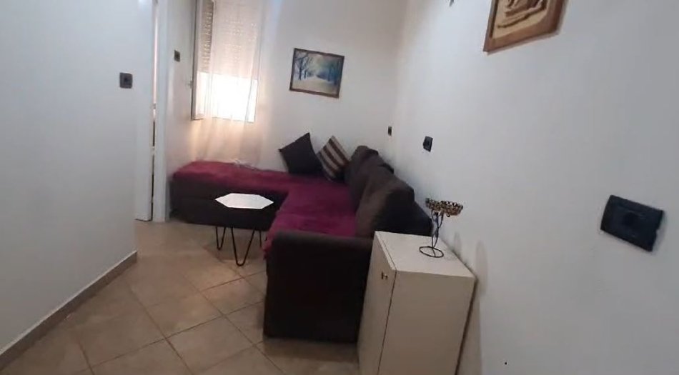 Tirane, jepet me qera apartament 1+1 Kati 2, 48 m² 420 € (5 Maj)