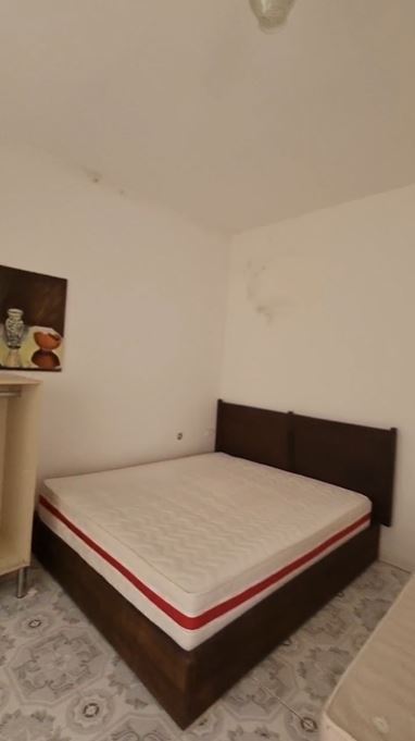 Tirane, jepet me qera apartament 1+1 Kati 2, 60 m² 250 € (Xhamllik)