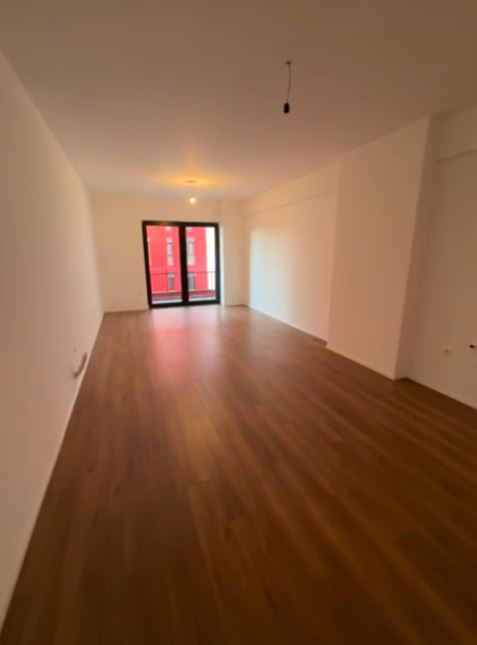 Tirane, jepet me qera apartament 2+1 Kati 4, 98 m² 597 € (Rruga Kavajes)