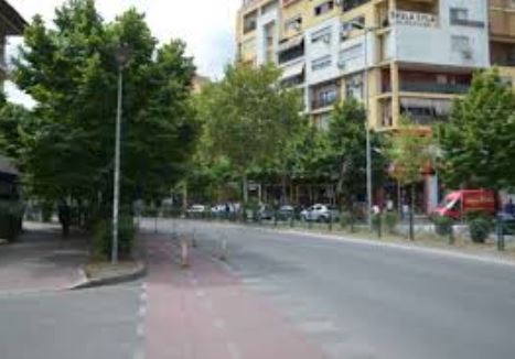 Tirane, jepet me qera ambjent biznesi Kati 0, 70 m² 500 € (Vasil Shanto)