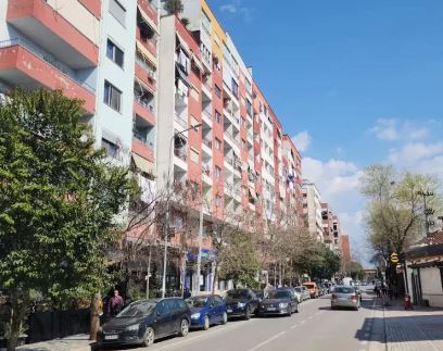 Tirane, jepet me qera apartament 2+1 Kati 3, 90 m² 350 € (Yzberisht)