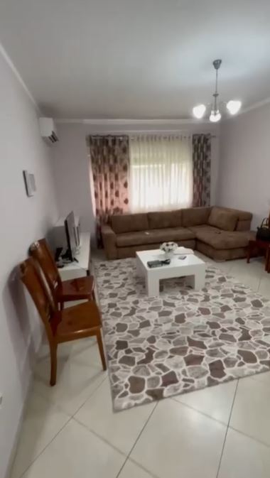 Tirane, shitet apartament 1+1 Kati 3, 60 m² 80.000 € (Kombinat)
