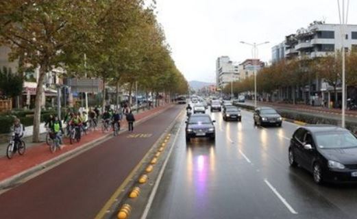 Tirane, jepet me qera apartament 2+1 Kati 2, 60 m² 400 € (Laprak)