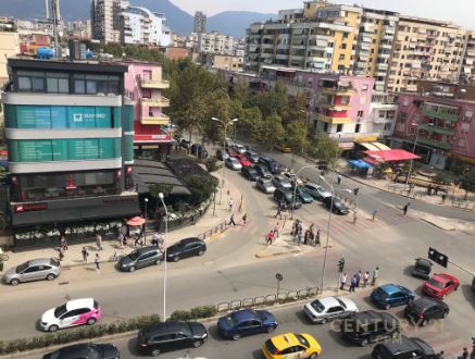 Tirane, jepet me qera apartament 1+1 Kati 5, 75 m² 400 € (21-Dhjetori)