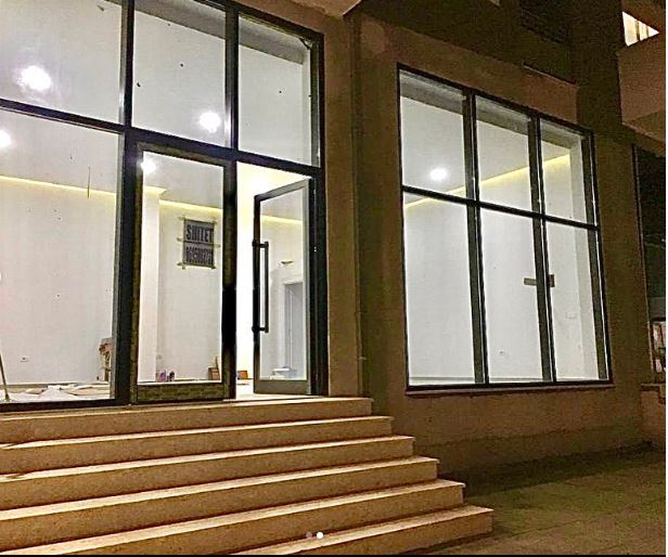 Tirane, shitet dyqan Kati 0, 70 m² 80.000 Euro (Tirane)