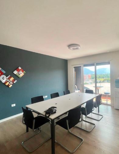 Tirane, jepet me qera zyre  (Parku Olimpik, Tirane 100 m2)