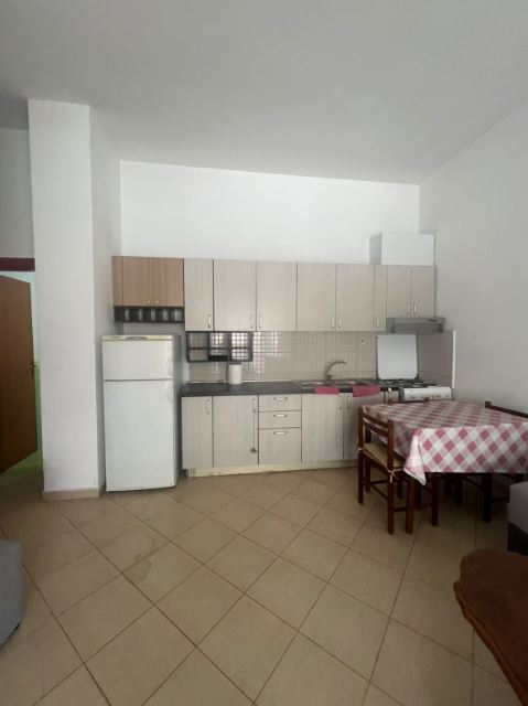 Tirane, jepet me qera apartament 1+1 Kati 1, 70 m² 350 € (Astir)