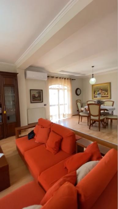 Tirane, jepet me qera apartament 3+1 Kati 3, 130 m² 600 € (Qender)