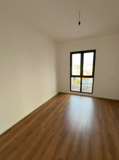 Tirane, jepet me qera apartament 2+1 Kati 4, 98 m² 597 € (Rruga Kavajes)