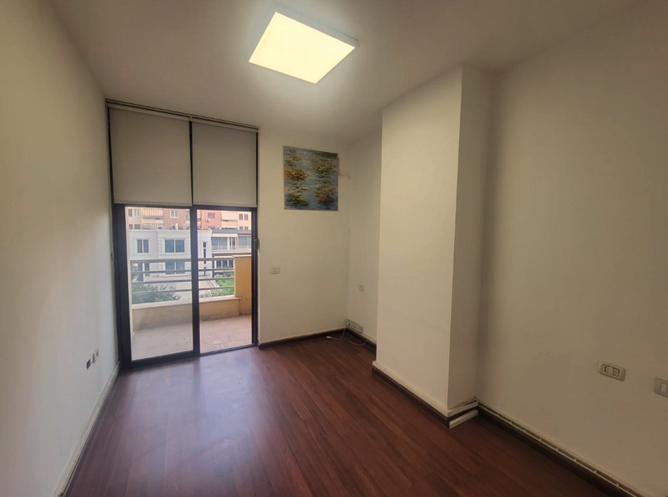 Tirane, jepet me qera zyre Kati 3, 120 m² 700 € (Rruga Panorama)
