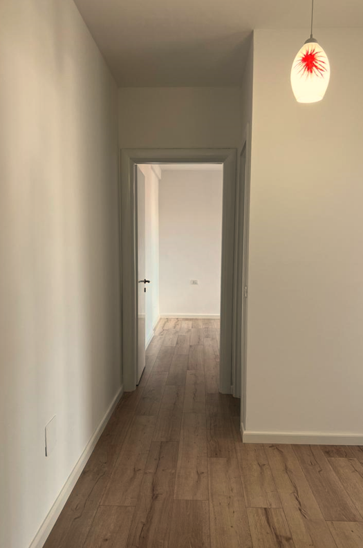 Tirane, shes apartament 1+1+Ballkon Kati 8, 76 m² 147.000 € (Zogu i Zi)