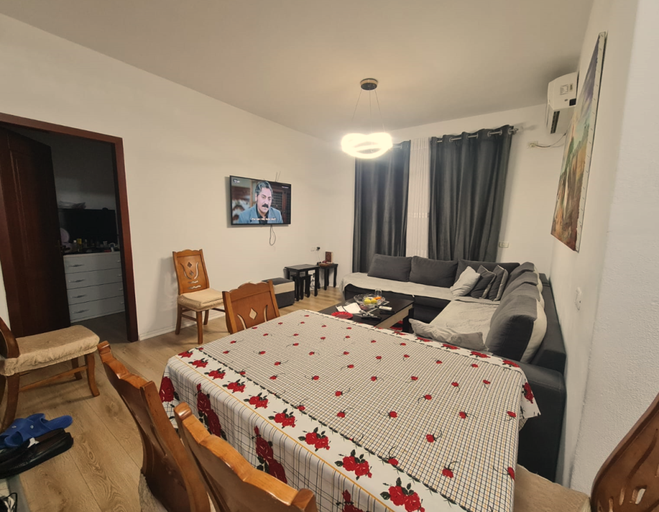 Tirane, shes apartament 2+1+Ballkon Kati 1, 93 m² 115.000 € (Misto Mame)