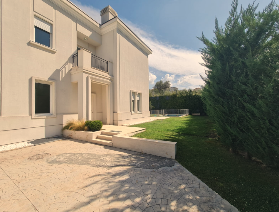 Tirane, jepet me qera Vile 2 Katshe Kati 0, 295 m² 4.000 € (Rolling Hills)