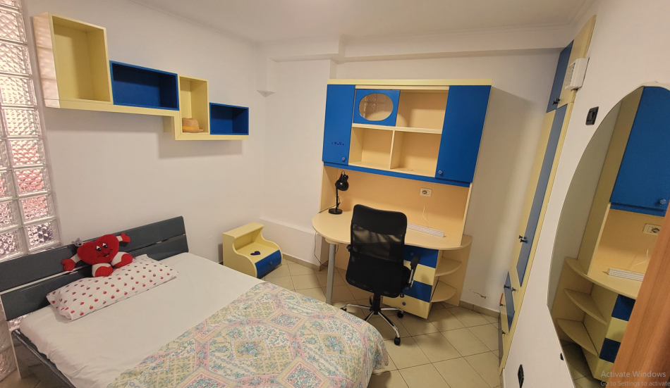 Tirane, jepet me qera apartament 3+1+Ballkon Kati 9, 130 m² 800 € (Rruga e Kavajes)