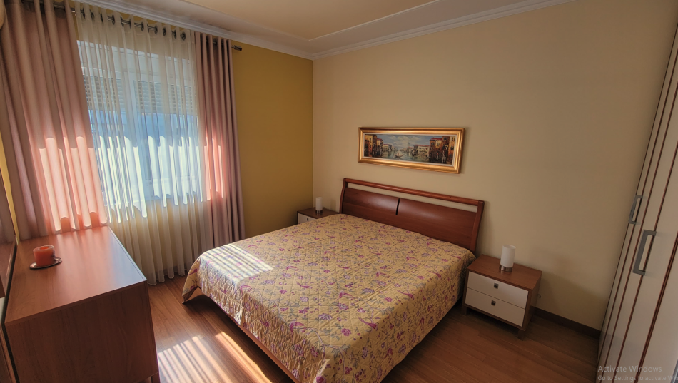 Tirane, jepet me qera apartament 2+1+Ballkon Kati 4, 136 m² 1.600 € (Bllok)