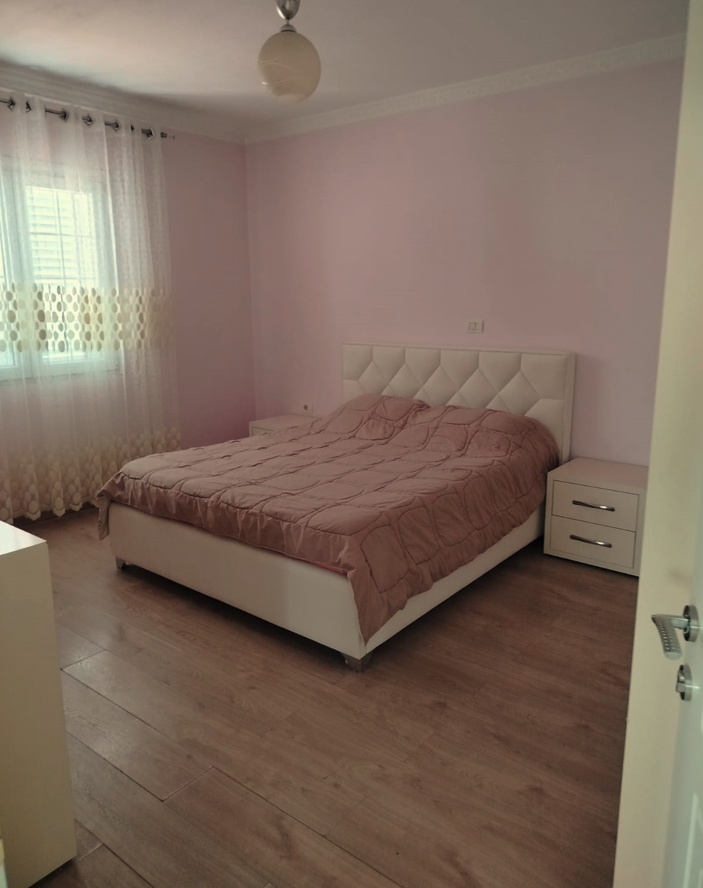 Tirane, jepet me qera Vile 3 Katshe Kati 0, 300 m² 1.300 € (Kthesa e Kamzes)