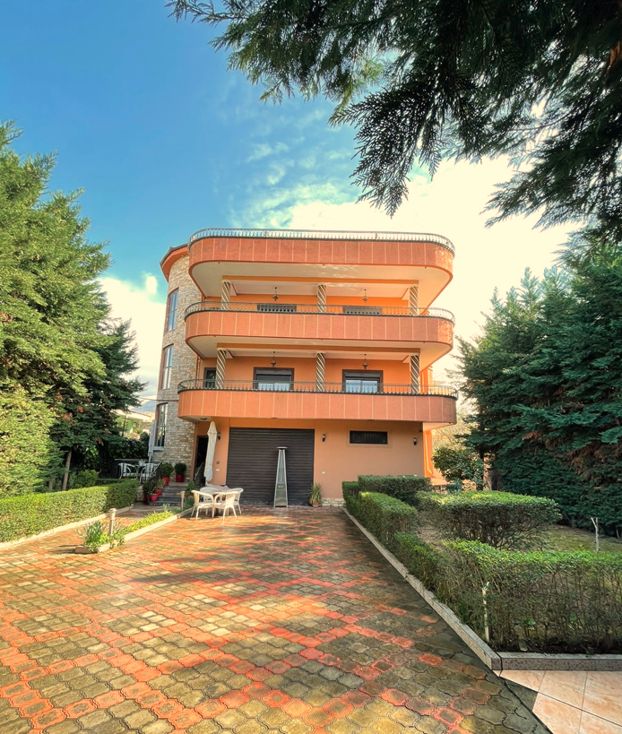 Tirane, shes Vile 3 Katshe , 840 m² 1.380.000 € (Spitali Amerikan 2)
