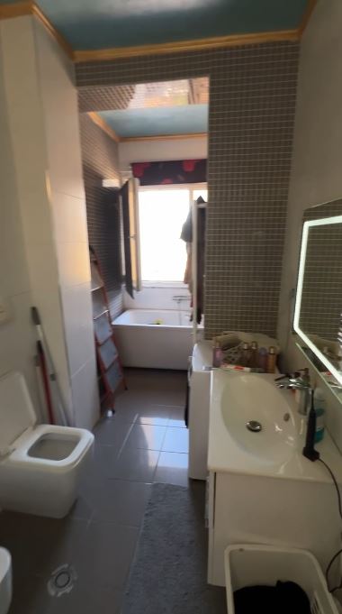 Durres, shitet apartament 2+1 Kati 9, 123 m² 225.000 € (Durres)