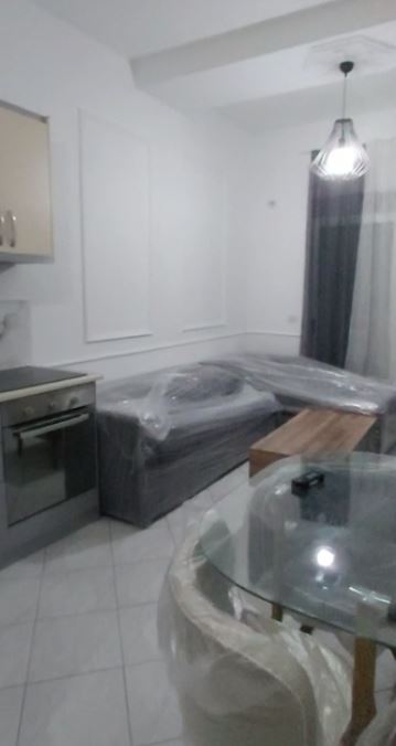 Tirane, jepet me qera apartament 2+1 Kati 0, 120 m² 550 € (Liqeni i thate)