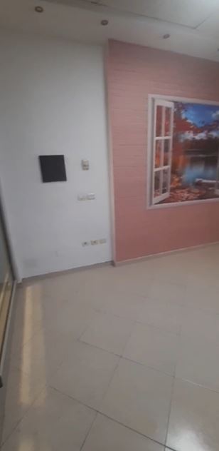 Tirane, jepet me qera dyqan Kati 2, 26 m² 400 € (Parku autobuzave)