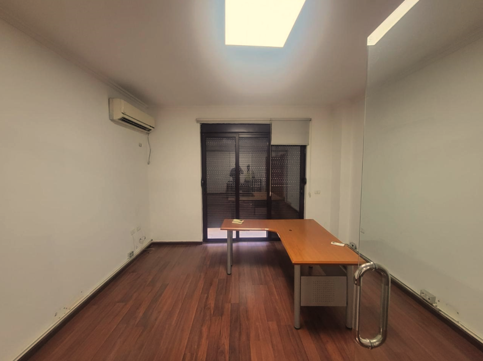 Tirane, jepet me qera zyre Kati 3, 120 m² 700 € (Rruga Panorama)