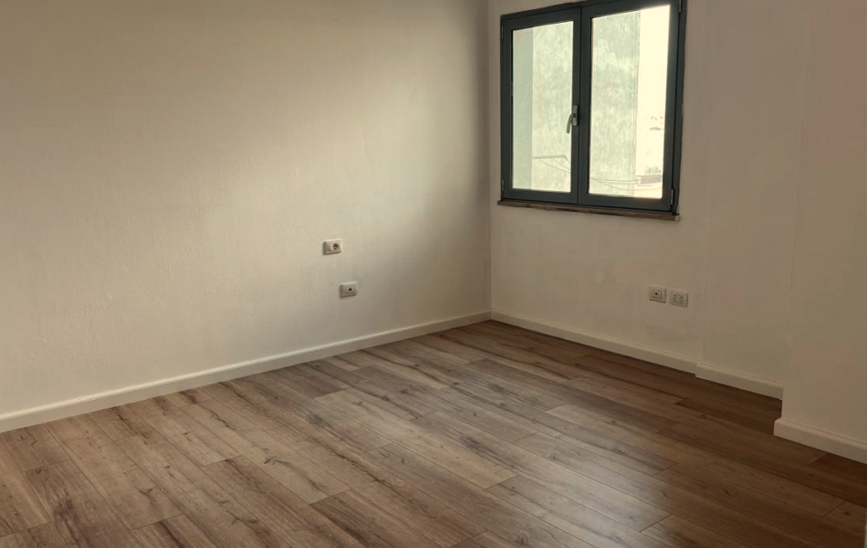 Tirane, shes apartament 1+1+Ballkon Kati 8, 76 m² 147.000 € (Zogu i Zi)