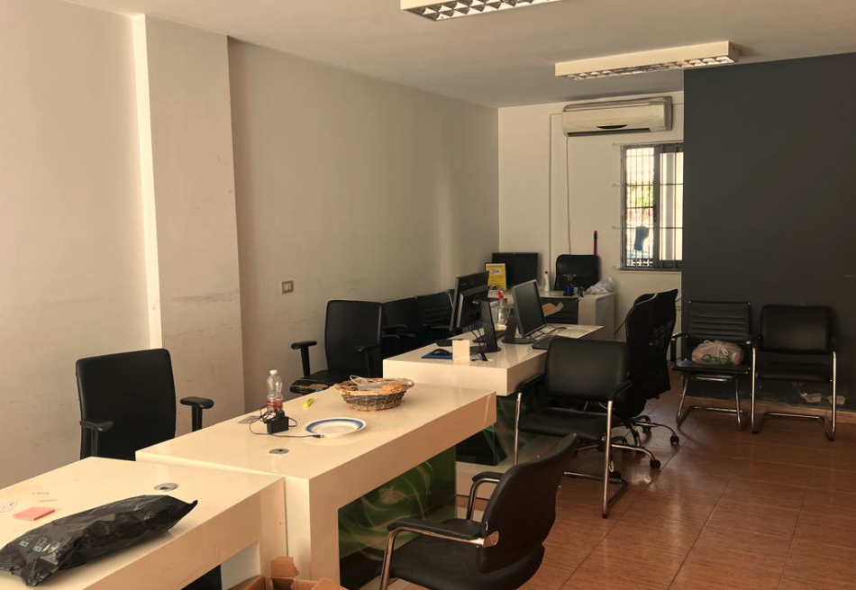 Tirane, shes ambjent biznesi Kati 0, 42 m² 93.000 € (Stadiumi Dinamo)