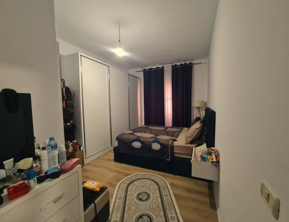 Tirane, shes apartament 2+1+Ballkon Kati 1, 93 m² 115.000 € (Misto Mame)