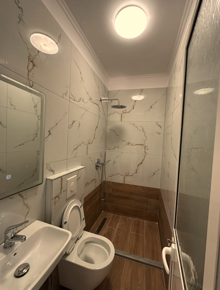 Tirane, shes apartament 2+1+Ballkon Kati 2, 87 m² 210.000 € (Rruga e Elbasanit)