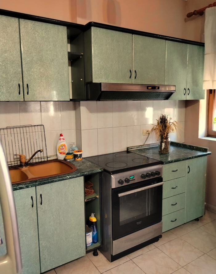 Tirane, jepet me qera apartament 2+1+Ballkon Kati 5, 130 m² 600 € (Rruga Kongresi i Manastirit)