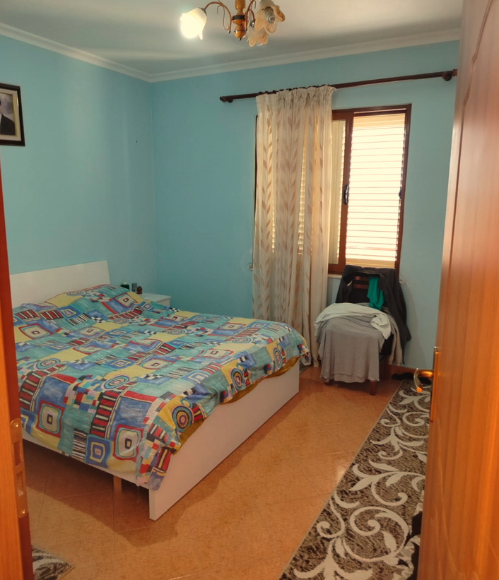 Tirane, jepet me qera Vile 3+1+Ballkon Kati 0, 262 m² 700 € (Vilat Gjermane)