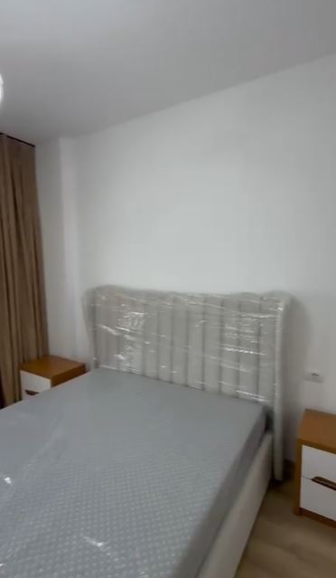 Tirane, jepet me qera apartament 2+1 Kati 6, 103 m² 649 € (KINOSTUDIO)
