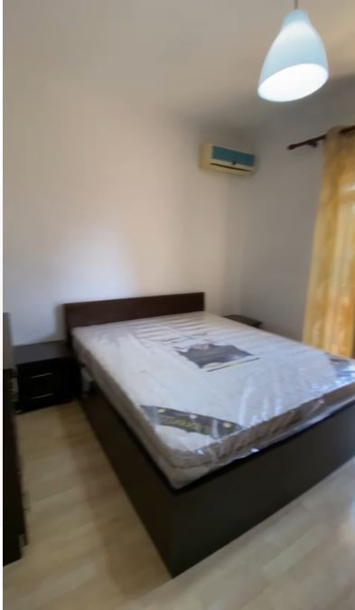 Tirane, jepet me qera apartament 3+1 Kati 3, 130 m² 600 € (Qender)