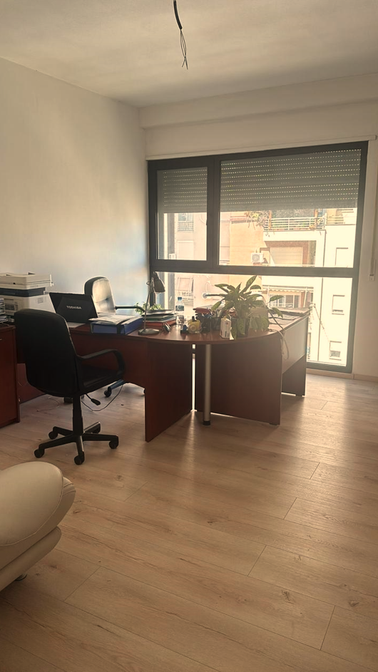 Tirane, jepet me qera zyre Kati 6, 92 m² 700 € (Rruga Panorama)