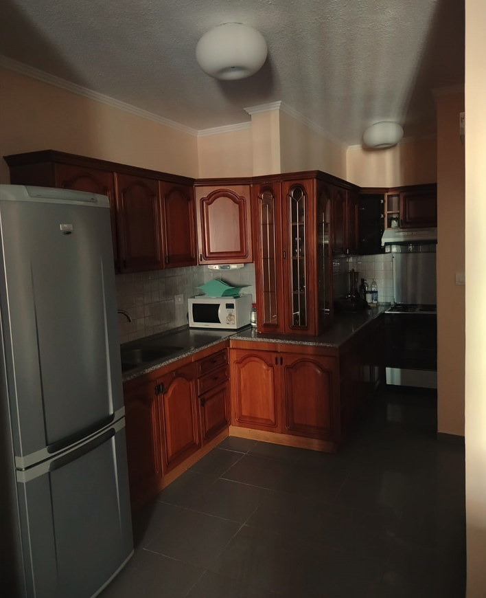 Tirane, jepet me qera apartament 2+1+Ballkon Kati 4, 90 m² 710 € (Rruga e Kosovareve)